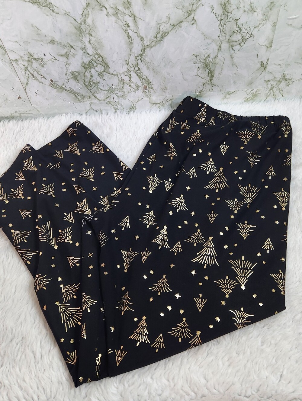 CELEBRATE TOGETHER Black-Gold Tree Leggings
